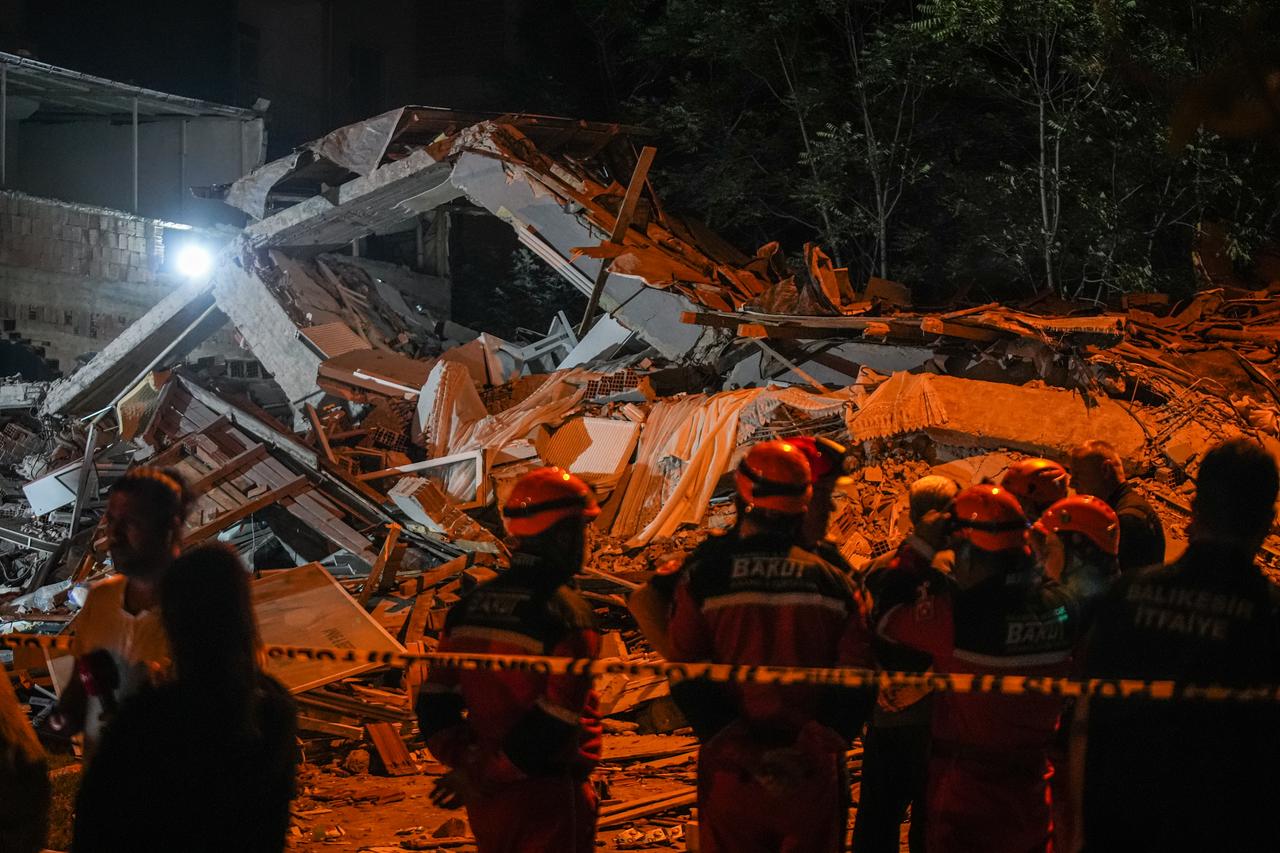 Search and rescue efforts continue following a 6.1-magnitude earthquake occurred in the Sindirgi district of Balikesir, Türkiye on August 10, 2025. (AA Photo)