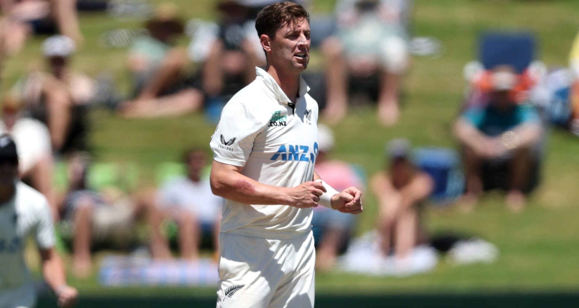 Henry puts New Zealand in control of second Zimbabwe Test