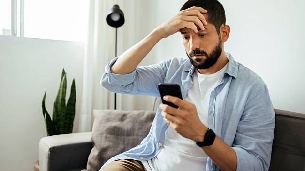 V Česku narůstá počet internetových podvodů. Na vzestupu jsou především takzvané phishingové zprávy, pomocí nichž se podvodníci snaží vylákat z obětí peníze nebo alespoň získat přístup k jejich internetovému bankovnictví či datům.