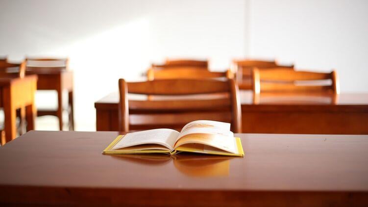 The number of school graduates in Ukraine has fallen sharply - by 26% - in a year.