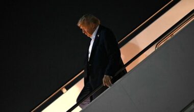 Trump has no cards. Why would Putin need to make a deal with him? By Anne Applebaum
