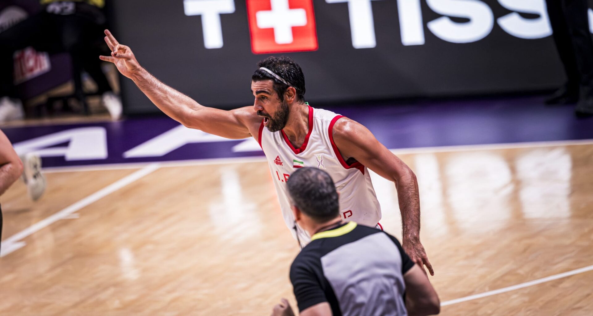Kazemi leads Iran back to podium with third-place win over New Zealand
