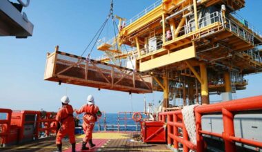 Crude oil prices fall to $67.53 as U.S. fuel demand outlook, India supply shifts weigh