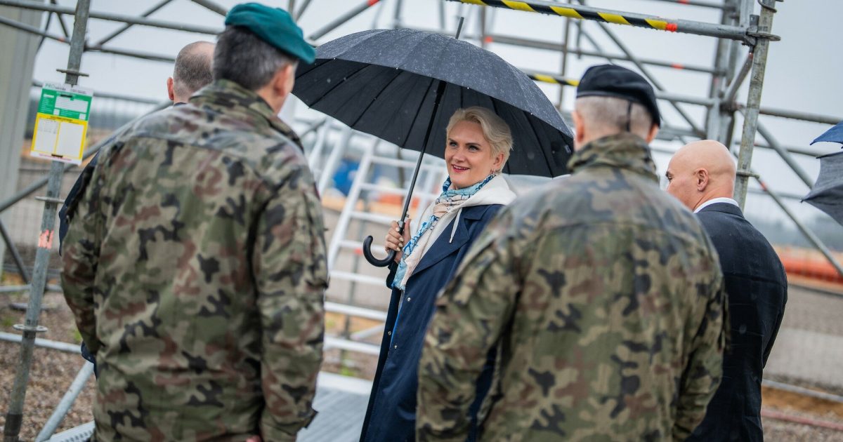 Lietuva ruošiasi blogiausiam scenarijui: su Lenkija investuoja į kontrmobilumą, karinį mobilumą, kuro rezervą