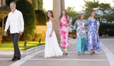 Princess Leonor and Infanta Sofía in Marivent at an official reception alongside King Felipe , Queen letizia and their grandmother, Doña Sofía