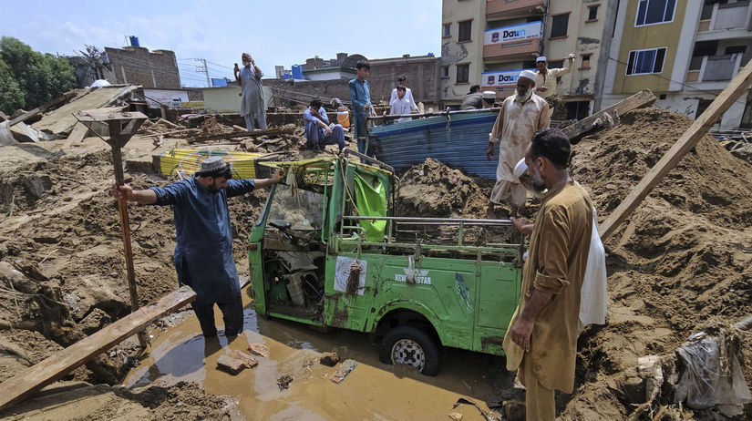 Počet obetí prívalových povodní v Pakistane presiahol 340, hlásia úrady - Svet - Správy