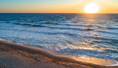 Bulgaria: Warm Friday Across Bulgaria: Coastal Breezes, Mountain Showers, and Highs Up to 36°C