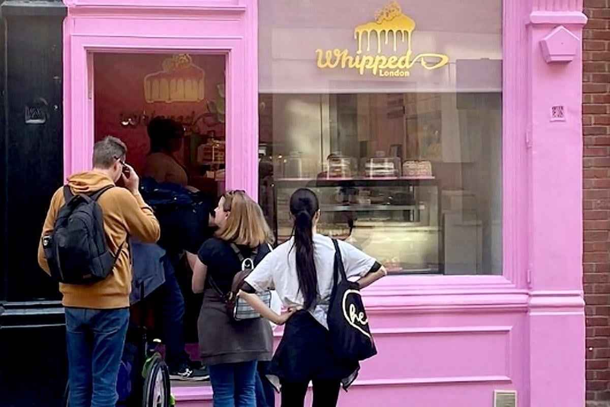 Cafe worker wins £20,000 after being made to work with the door open in winter