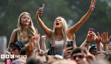 UK to bask in 30C heat on bank holiday Monday