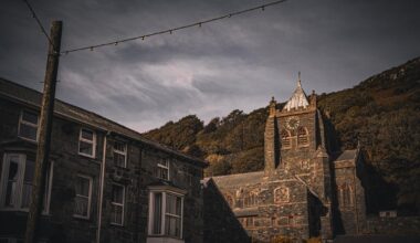 I just spent a week travelling through gorgeous Wales. These are some photos I took along the way.