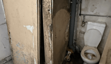 Wyborcza: ‘People relieve themselves in buckets and then pour it into the shared toilet in the corridor.’