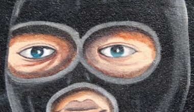 We smooch anyone ? 🏳️‍🌈 💋