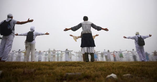 Hundreds celebrate 'divine new year' near Bulgarian mountain lake