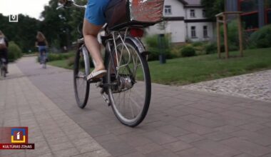 Drama, bicycles and a trip round the world / Article