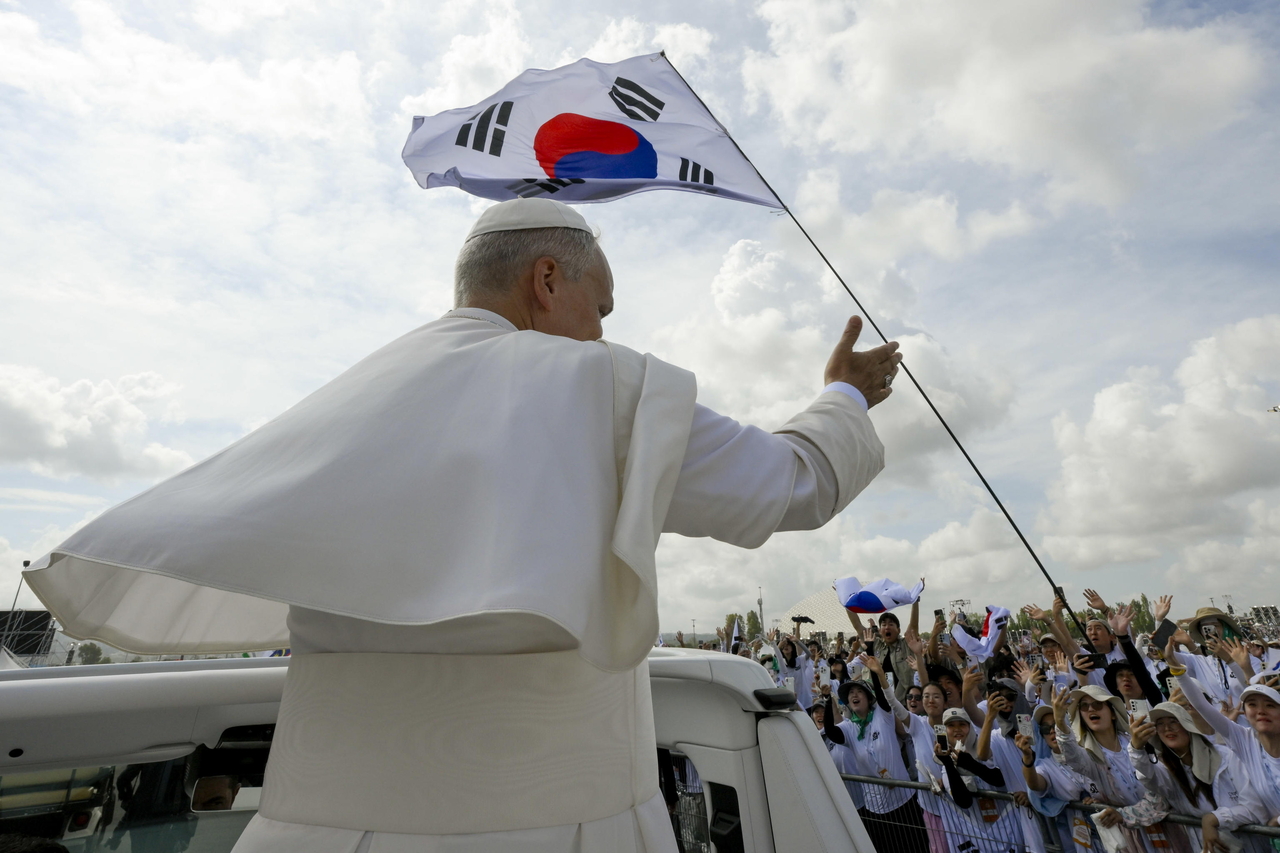 A handout picture provided by the Vatican Media shows Pope Leo XIV during a Holy Mass on the occasion of the Jubilee of Youth, at Tor Vergata in Rome, Italy, Sunday. (EPA-Yonhap)