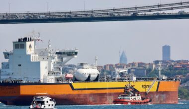 India’s purchase of Russian oil has to stop, says US trade adviser | Trade War News