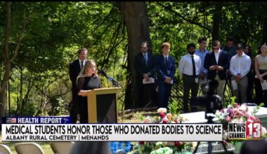 Medical students honor people who donated bodies to science