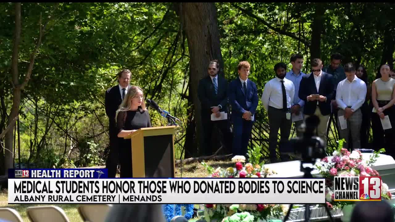 Medical students honor people who donated bodies to science