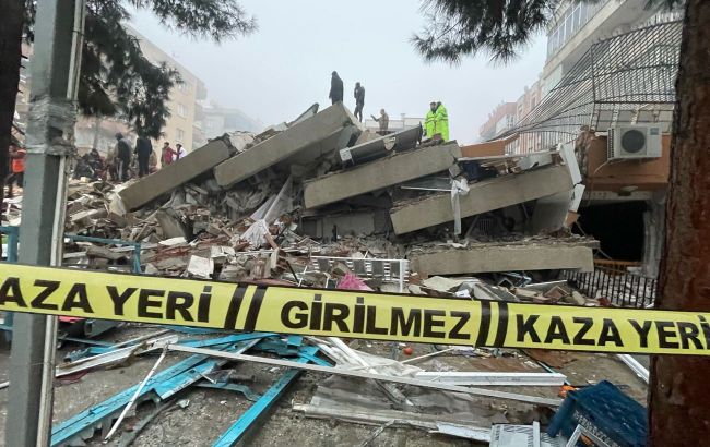 Twin earthquakes shake Türkiye
