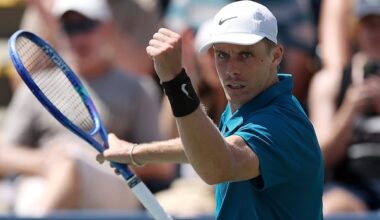 Shapovalov defeats ailing Hungarian Marton Fucsovics in U.S. Open 1st round