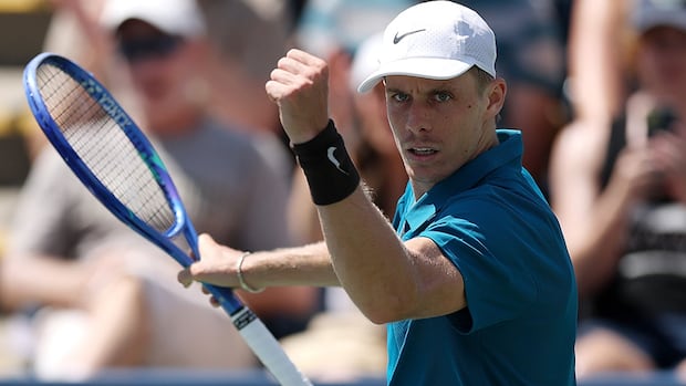 Shapovalov defeats ailing Hungarian Marton Fucsovics in U.S. Open 1st round