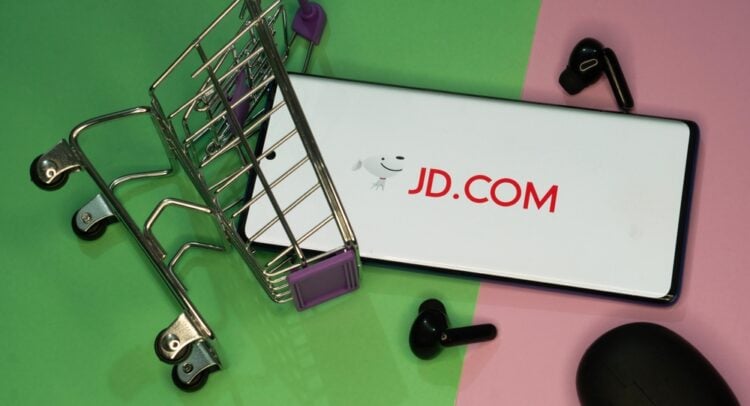 Wall Street Zeroes in on Record JD.com Stock (JD) Valuation