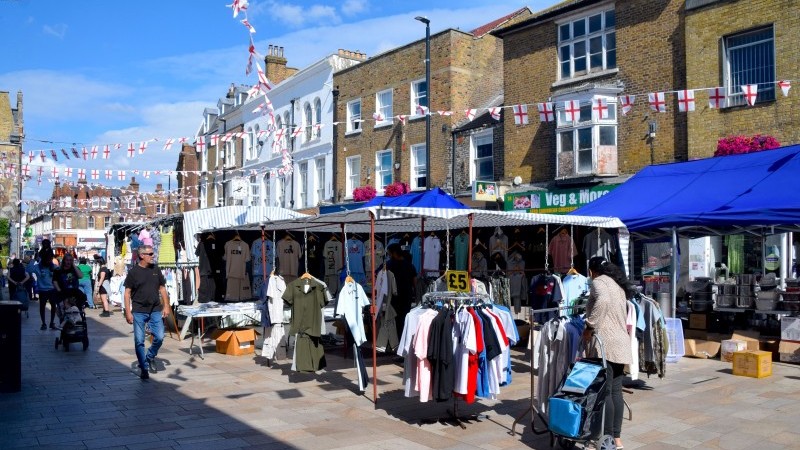 UK economy holds up in the second quarter despite headwinds | snaps