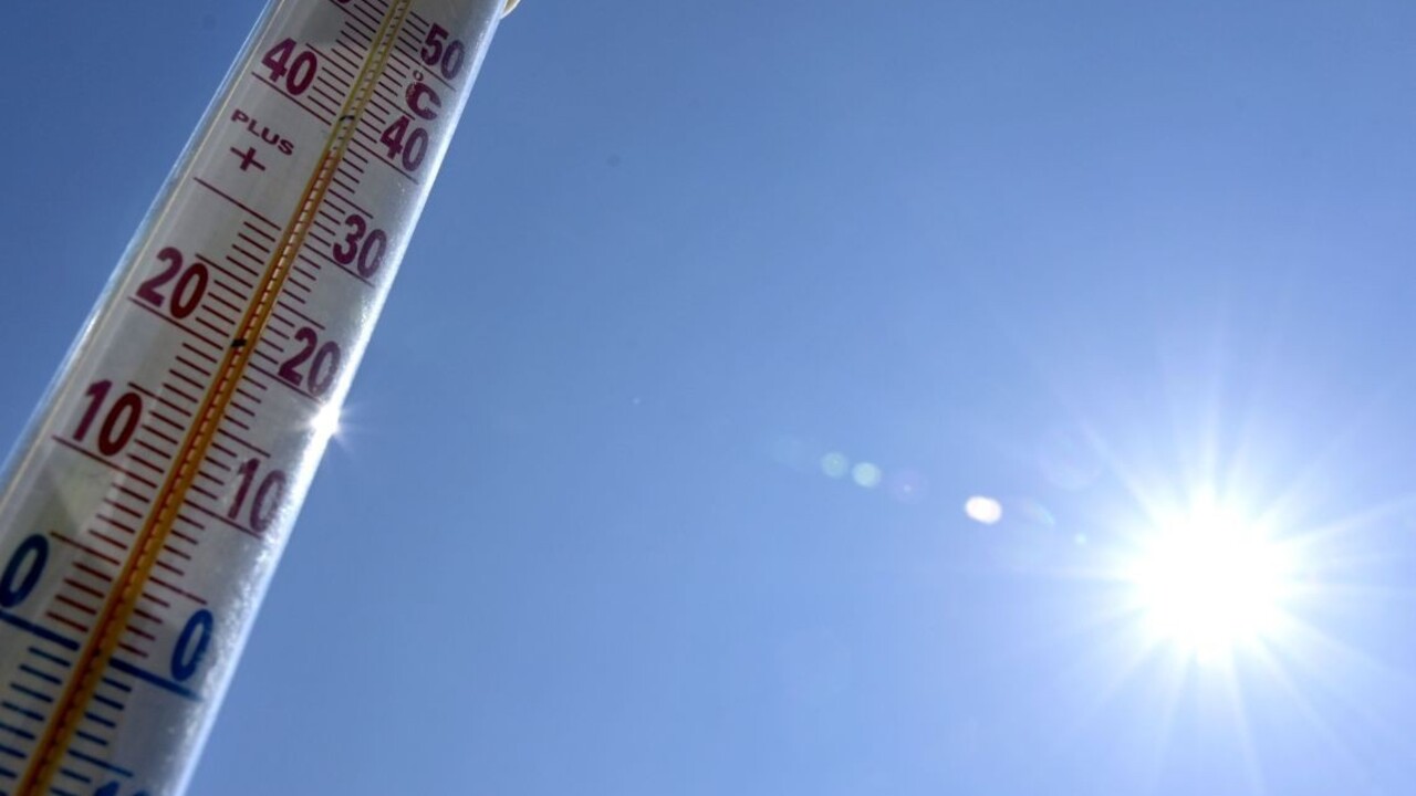 Spotené čelá aj tričká a suchá zem. Aké počasie čaká nielen Slovensko? Zverejnili predpoveď na august