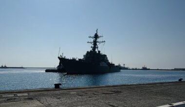 cover USS Mitscher arrives in Cyprus