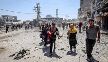 Israeli attacks kill 32 Palestinians across Gaza, including 13 aid seekers