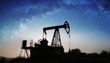 Oil prices fall on tariff worries, weak demand outlook