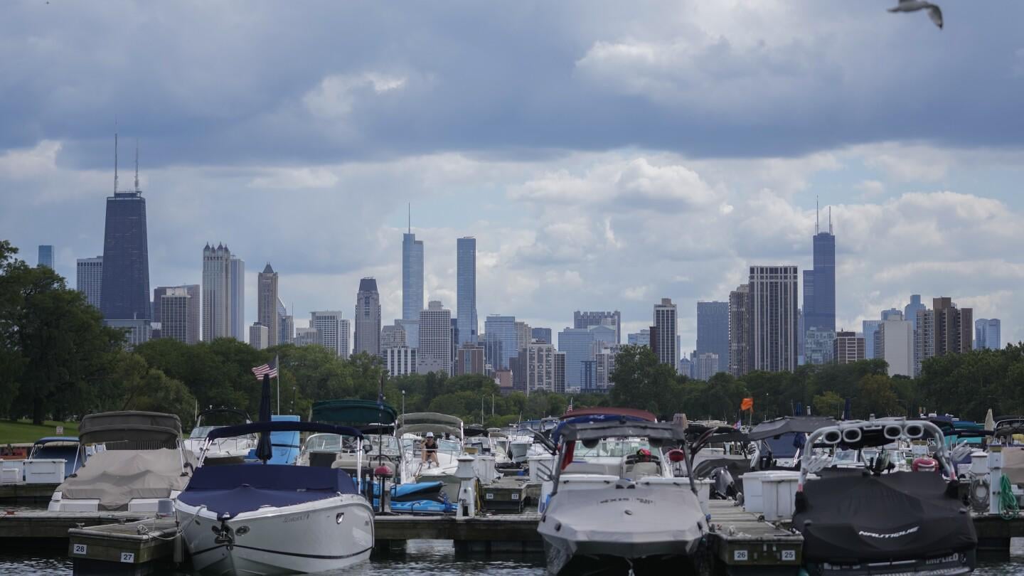 Chicago mayor defies Trump’s immigration crackdown plan for the city