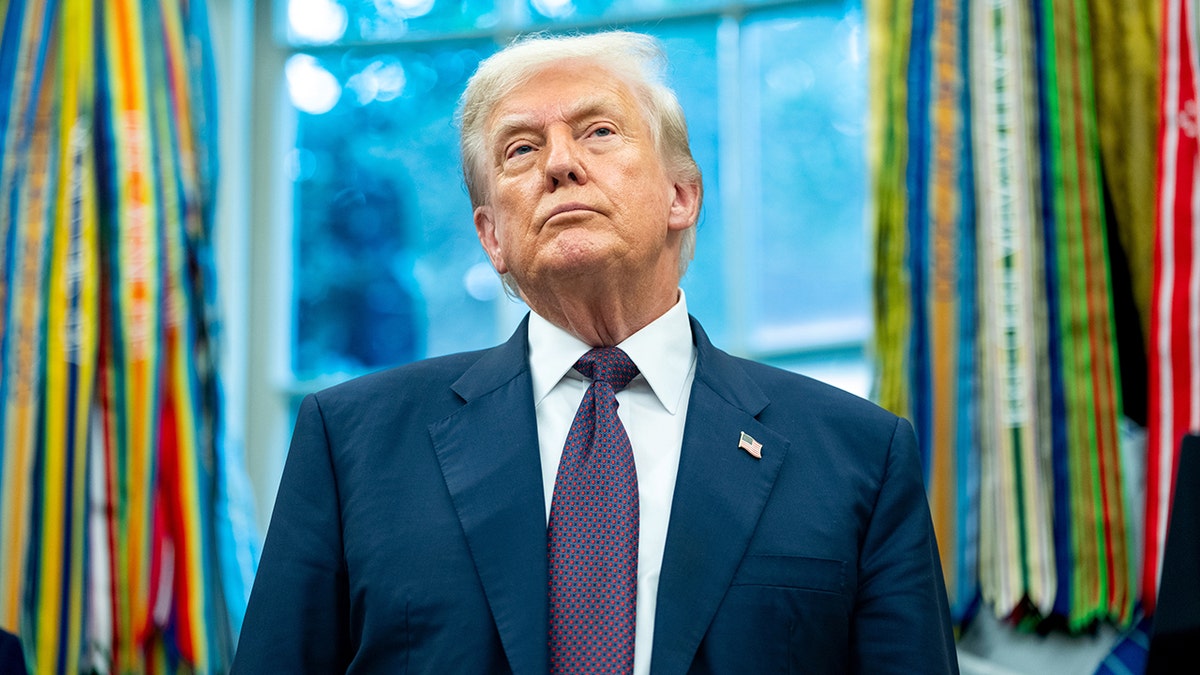 Demokrāti šaubās, vai Trump nodrošinās Ukrainas pamieru Aļaskas samitā ar Putinu