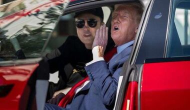 Trump orders space regulations eased in win for Musk