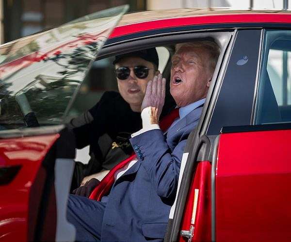 Trump orders space regulations eased in win for Musk