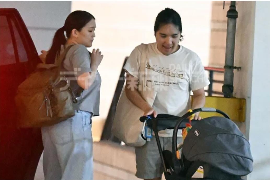 Mako and Kei Komuro spotted with new born at a shopping mall.