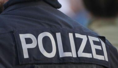 Polizeischüler soll Mann rassistisch beleidigt und geschlagen haben