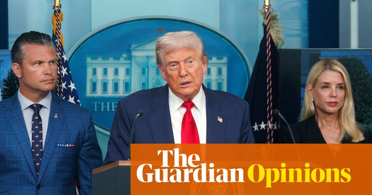 Why Trump built a staff of incompetent sycophants | Robert Reich