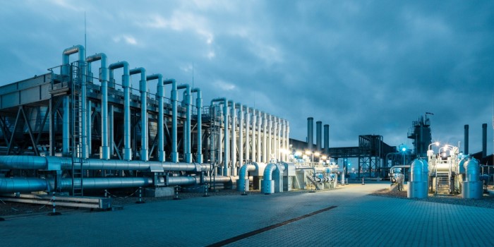 Uniper to Cut 400 Jobs Amid Strategic Refocus, LNG Expansion Plans