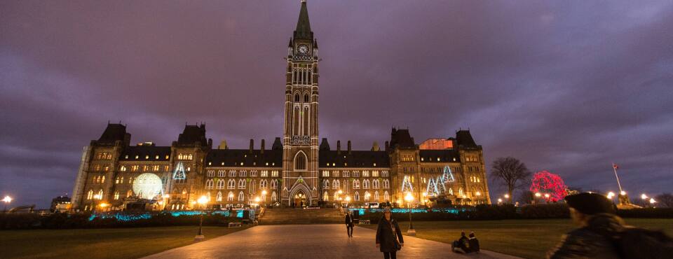 Tariffs Push Canada to Boost Tax Credits for R&D, Clean Energy