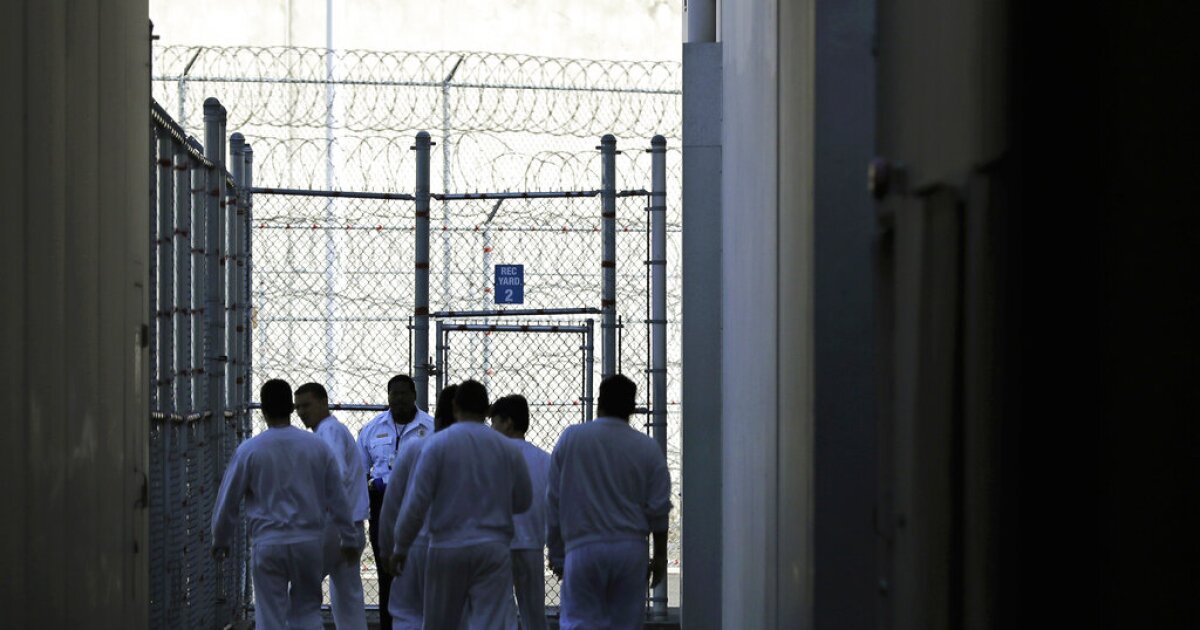 Immigrant arrests create 'unprecedented growth opportunities' for private jails