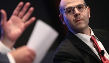 Trump taps economic adviser to fill Fed vacancy temporarily : NPR