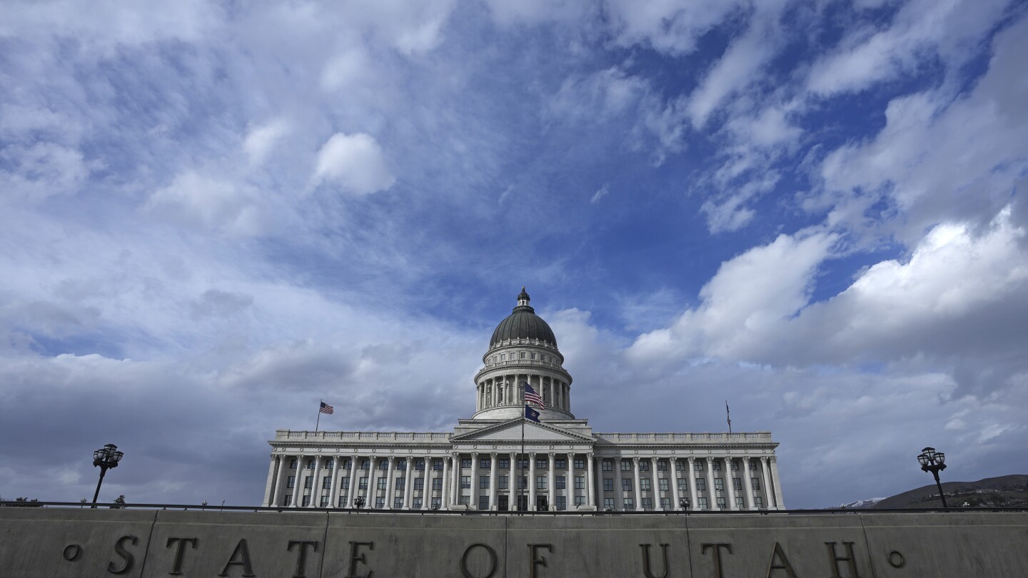 Judge rules against Republican-controlled body over Utah district map