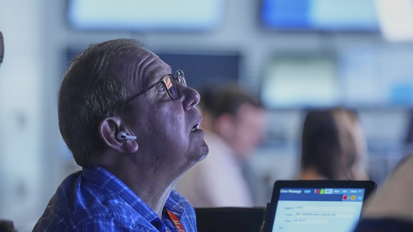 Wall Street falls as Nvidia, Palantir and other AI stars keep sinking