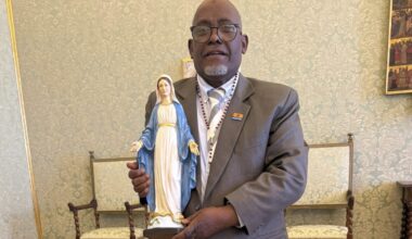 Pope affirms right of people to return home after unjust exile in meeting with Chagos refugees
