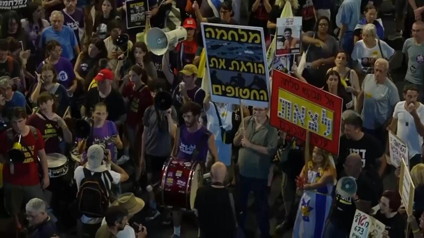Weekly demos in Tel Aviv call for release of remaining Gaza hostages, protest Israel government