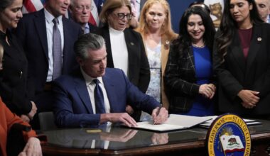 Newsom signs legislation for California special election on redistricting