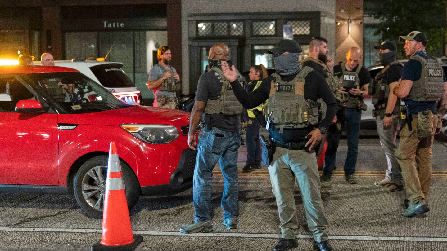 Federal agents will be out 24/7 on patrol in DC, White House says