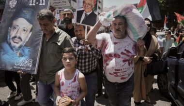 Israeli minister prays at flashpoint holy site as more aid-seekers killed in Gaza