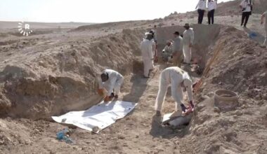 Iraqi officials begin excavation of mass grave near Mosul